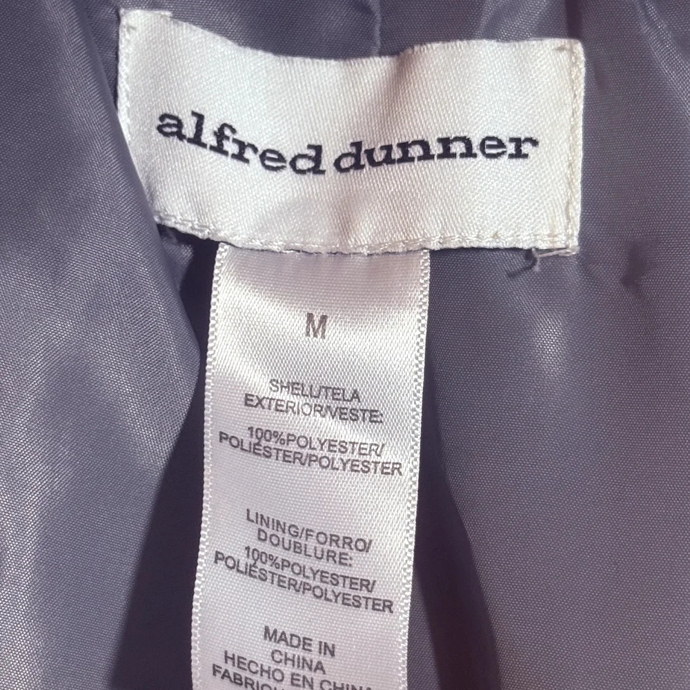 Elegant Women's Textured Teddy Jacket - Picture 5 of 8